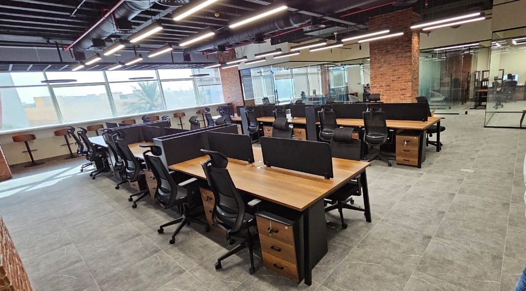 طاولات الاجتماعات